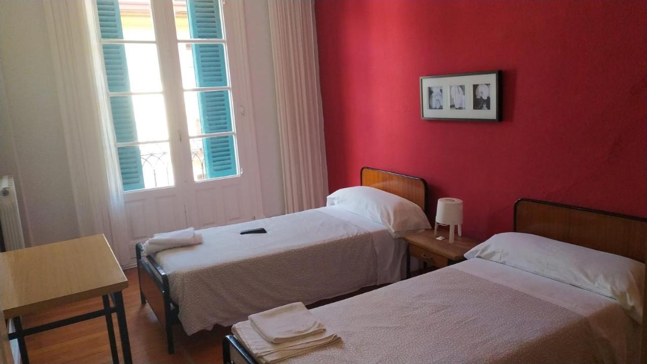 Pension Manoli Bilbao Luaran gambar