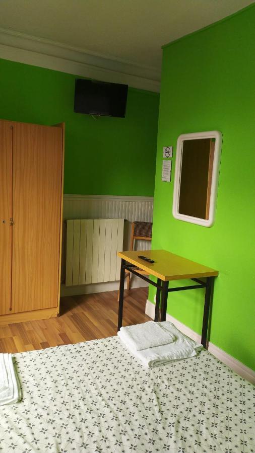 Pension Manoli Bilbao Luaran gambar