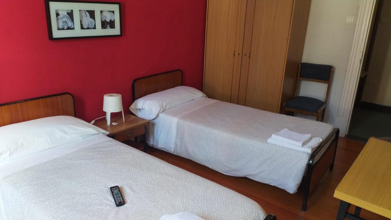 Pension Manoli Bilbao Luaran gambar