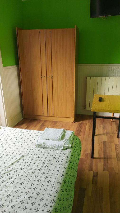 Pension Manoli Bilbao Luaran gambar