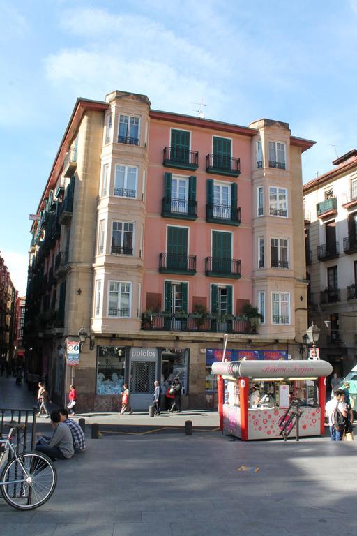 Pension Manoli Bilbao Luaran gambar