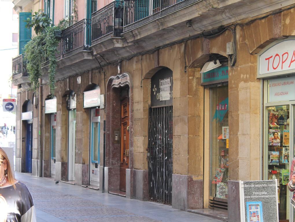 Pension Manoli Bilbao Luaran gambar