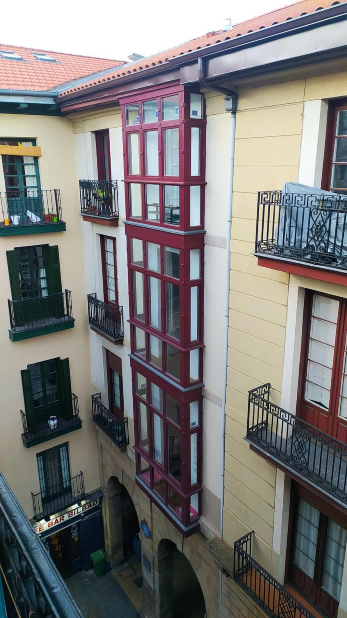 Pension Manoli Bilbao Luaran gambar