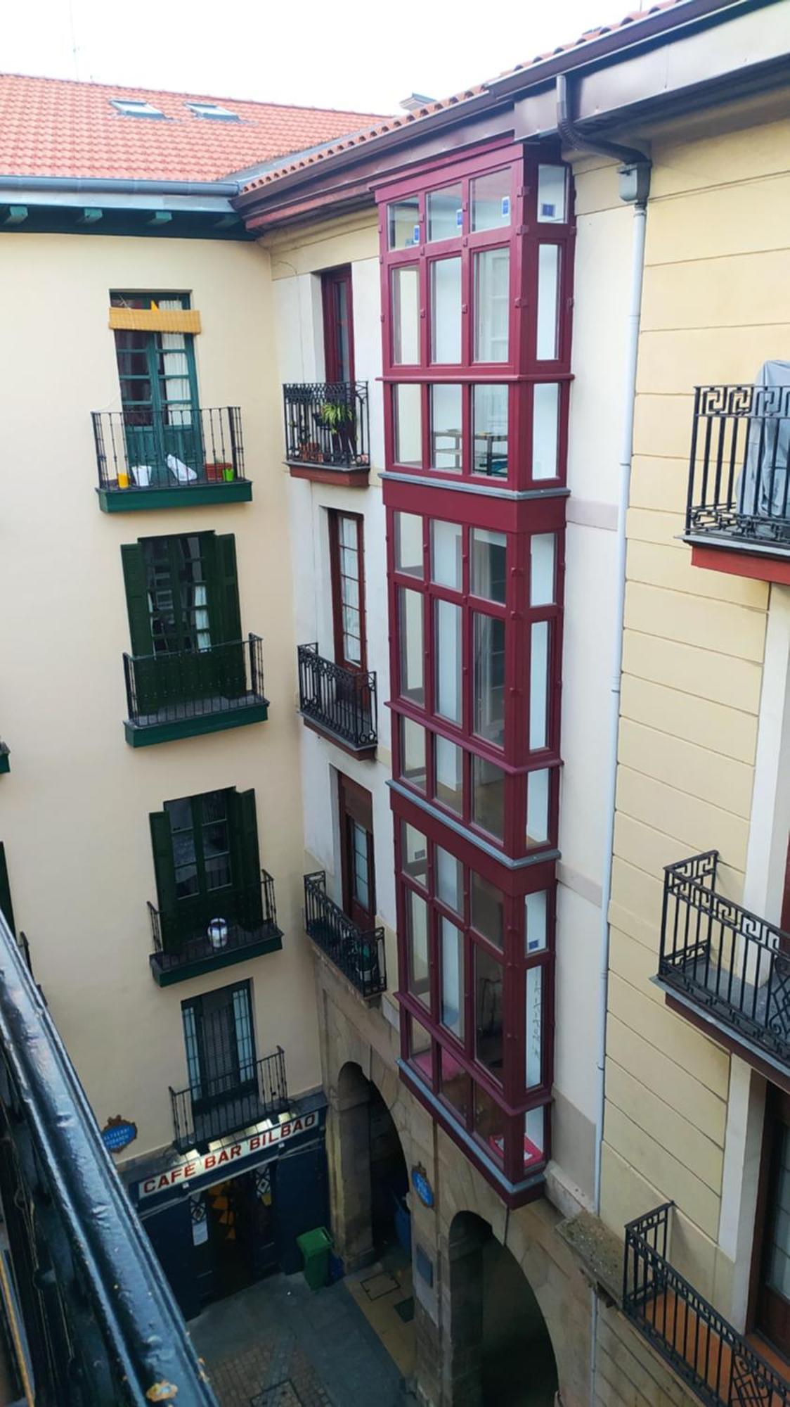 Pension Manoli Bilbao Luaran gambar